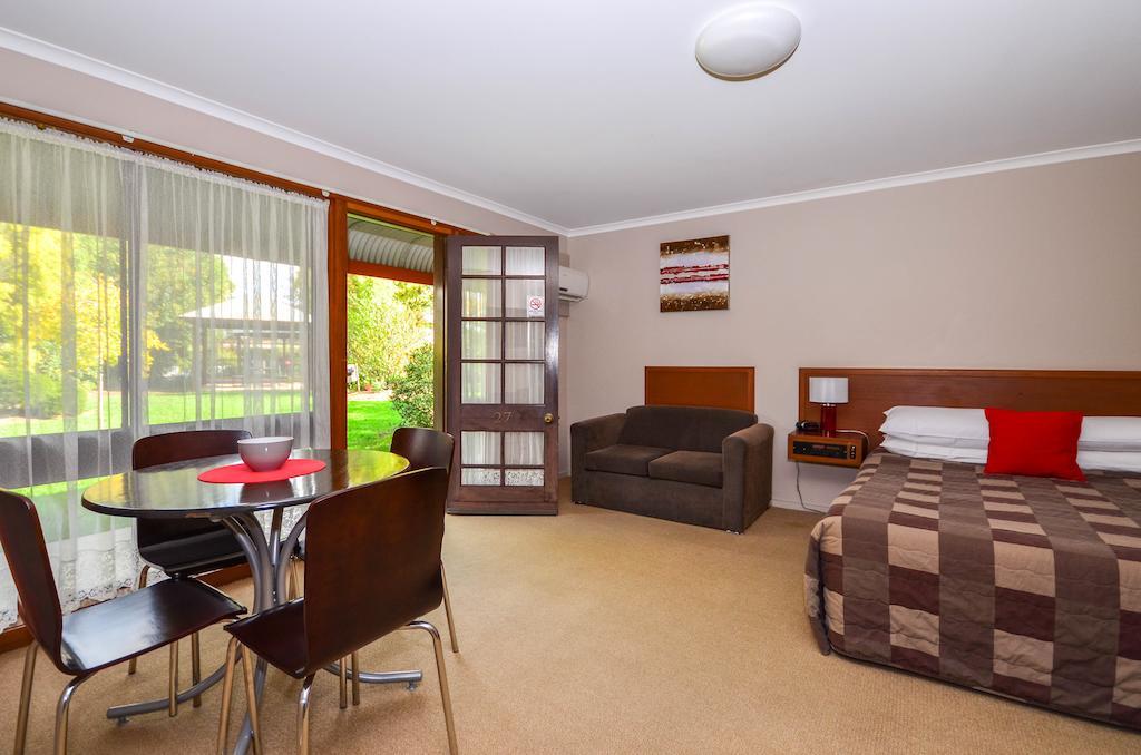 River Country Inn (Adults Only) Moama Δωμάτιο φωτογραφία